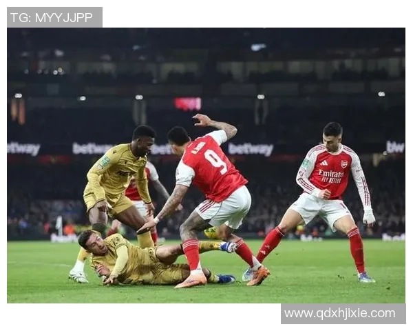 沙特足球联赛吸引众多国际巨星加盟的现状与影响分析