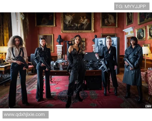 美女与足球明星亲密合影展现魅力与运动激情的完美结合